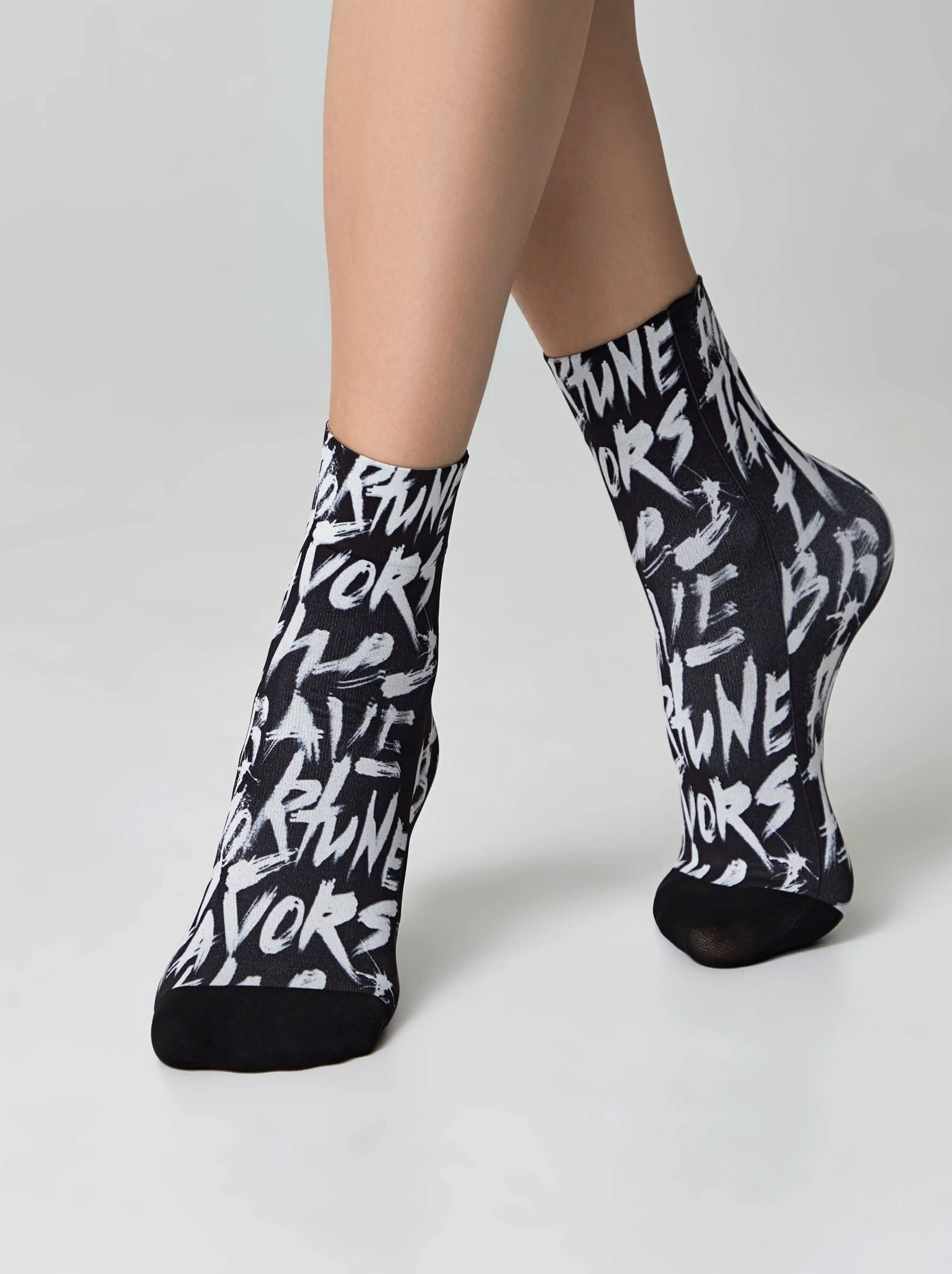 Dense Socks Conte Fantasy 911 - Brave Pattern